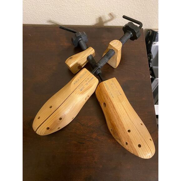 Ladies Women Wooden Adjustable 2-Way Shoe Stretcher Shaper Tree US (5-8) 1 Pair​ - Picture 1 of 3